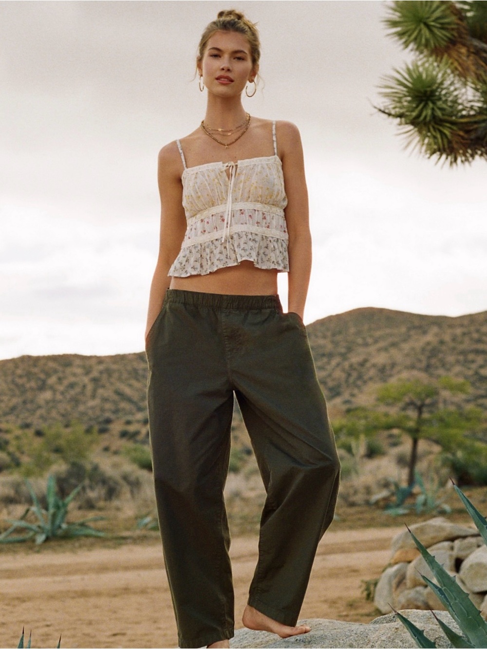 AE Low-Rise Pull-On
Barrel Pant